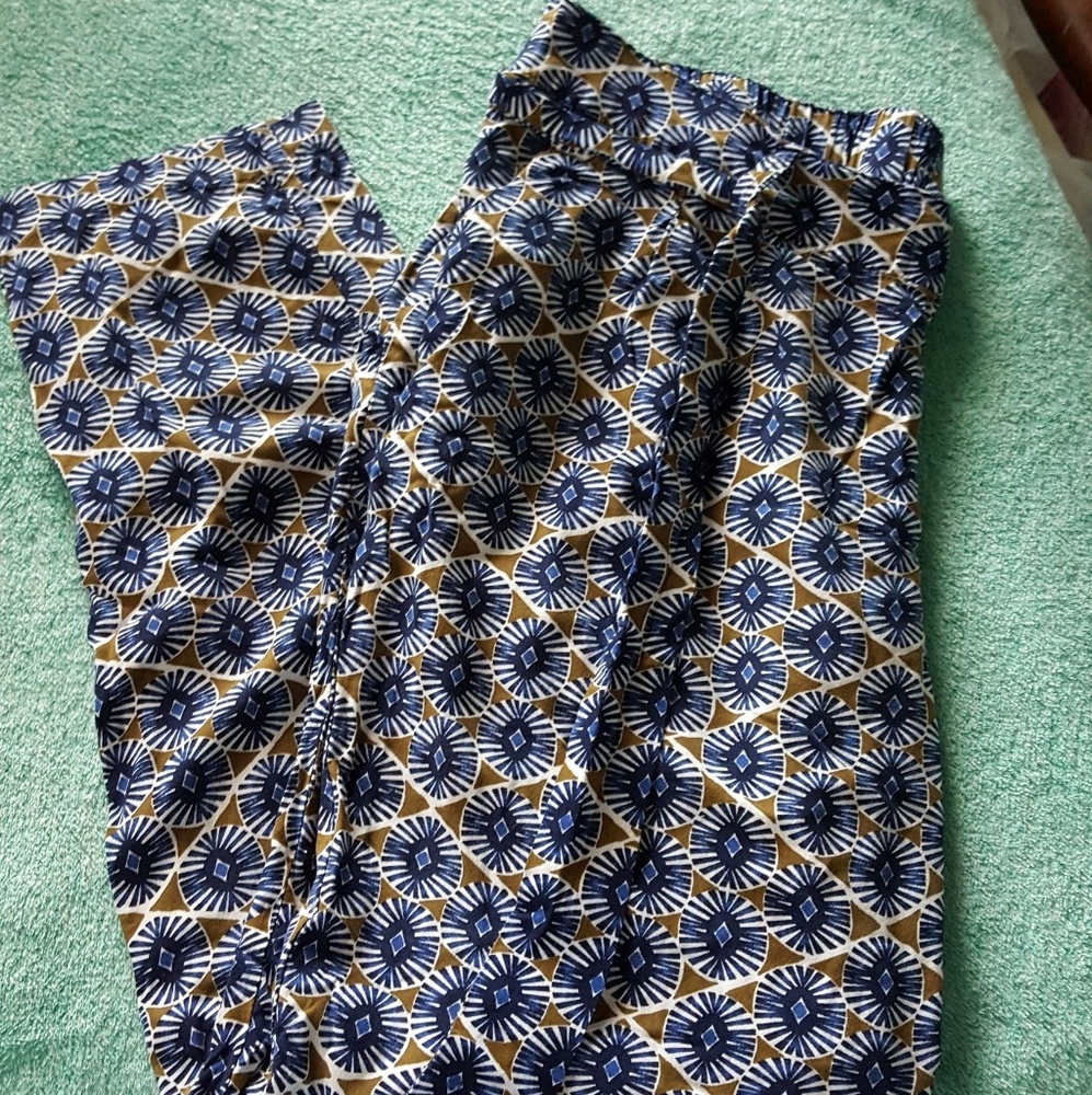 Patterned pants